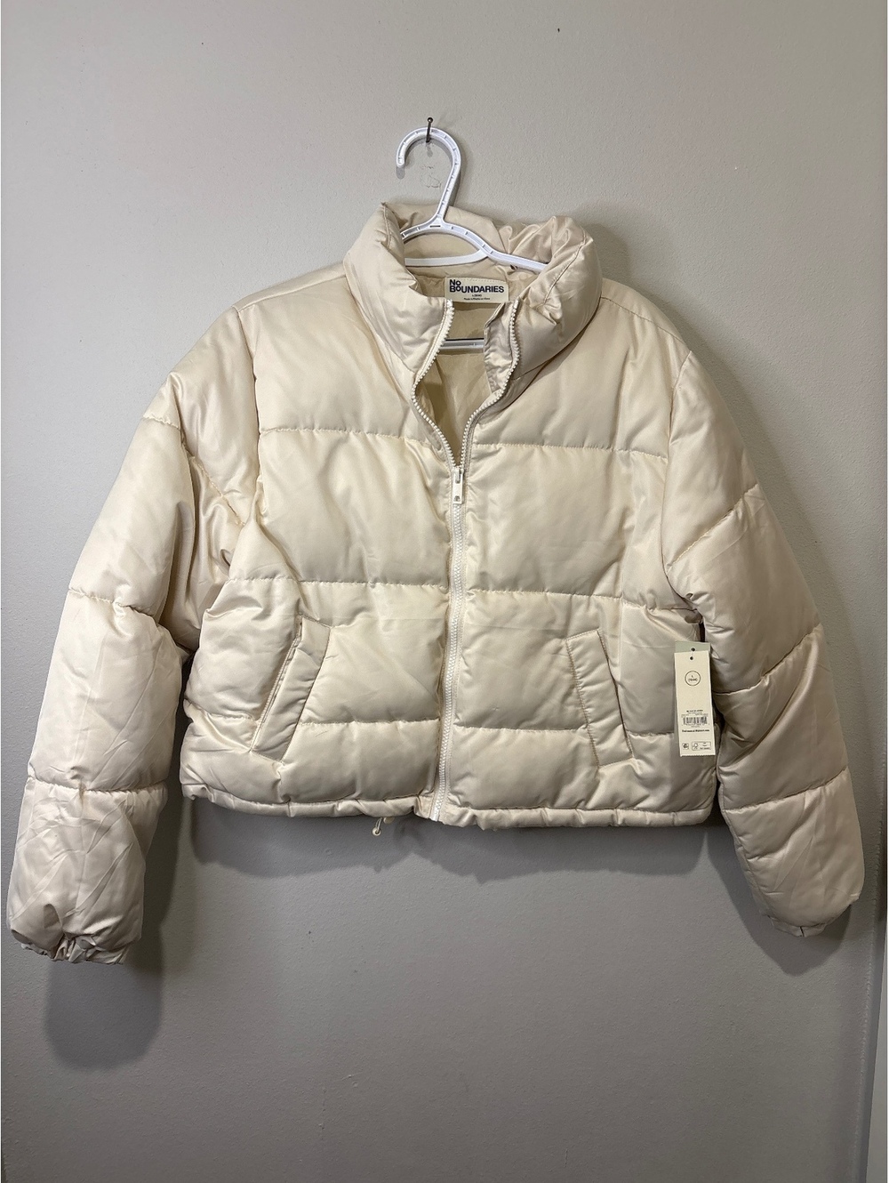 No Boundaries Women's Cream Puffer Jacket Size Large